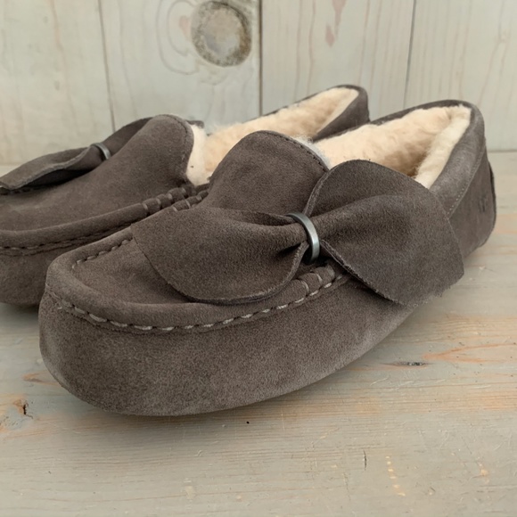 UGG Shoes - UGG ANSLEY TWIST SHEEPSKIN SLIPPERS  NIB